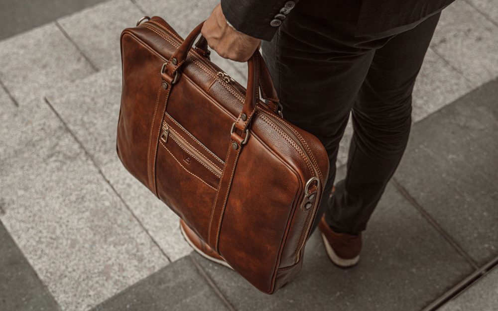 CITY LARGE Leather Laptop Bag slider 2 1000x625 1 - Functional and Fashionable: 6 Tips for Selecting the Perfect Business Bag