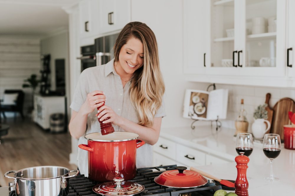 becca tapert RjmGzTg4 mw unsplash 1000x667 1 - Fashion Home 5