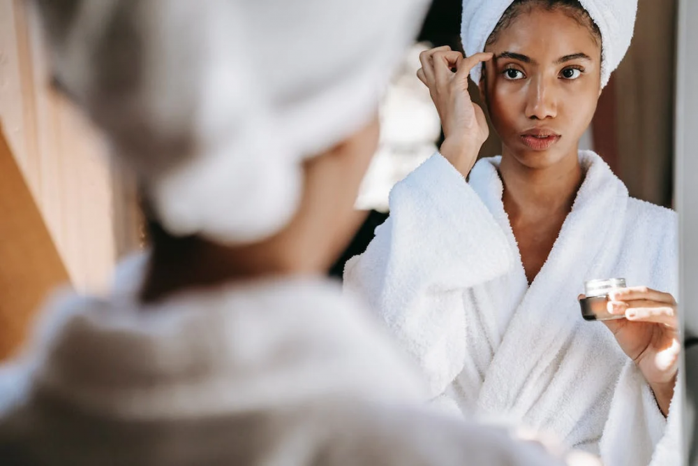 image001 7 1000x667 1 - A Comprehensive Guide on Establishing a Skincare Routine